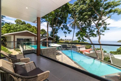 Kingsize-Zimmer mit Poolblick — Anthiya Seaview Villa Hotel Phuket
